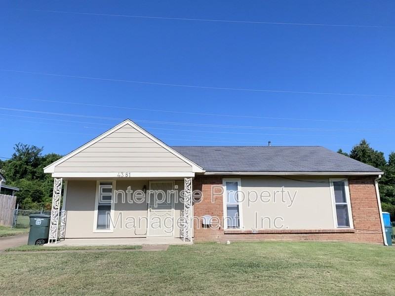 4381 Howardcrest Dr - Photo 3 of 22