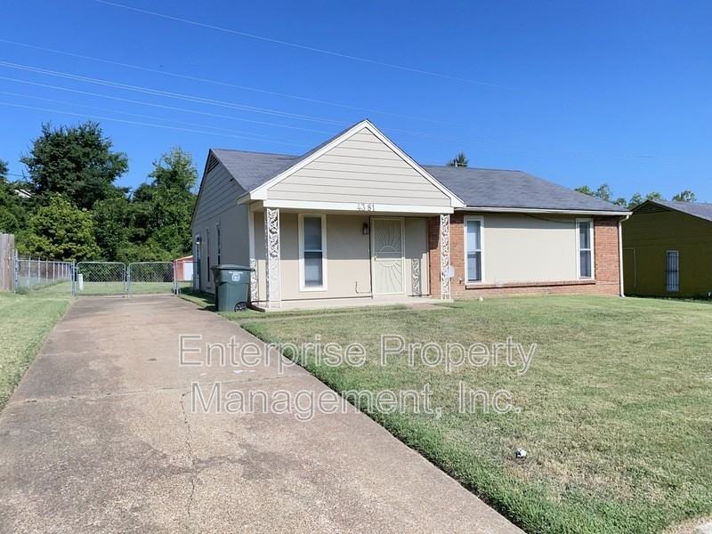 4381 Howardcrest Dr - Photo 4 of 22