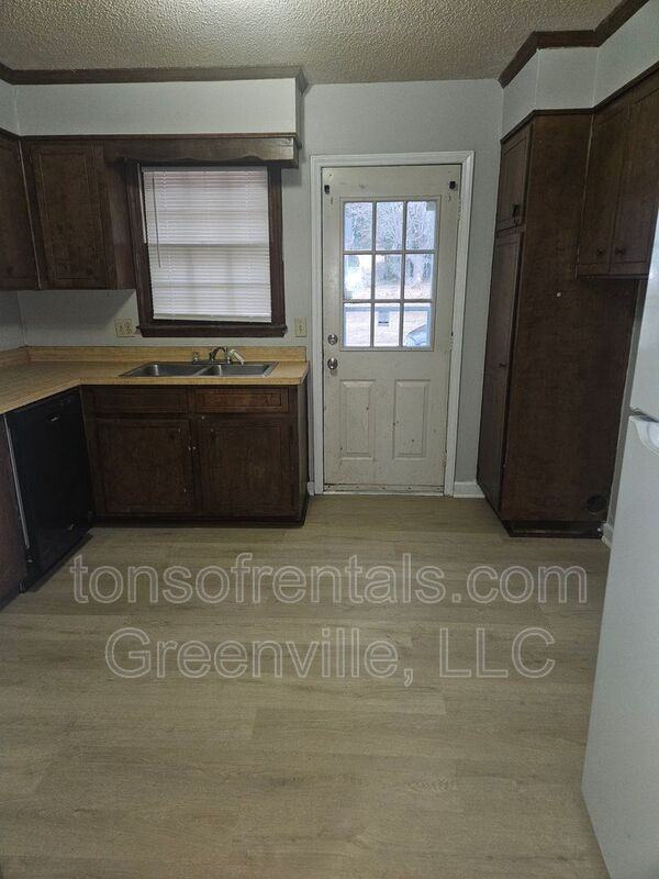 182 Hidden Hill Rd - Photo 4 of 12