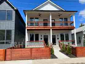 930 Woodlawn Ave - Photo 1 of 1