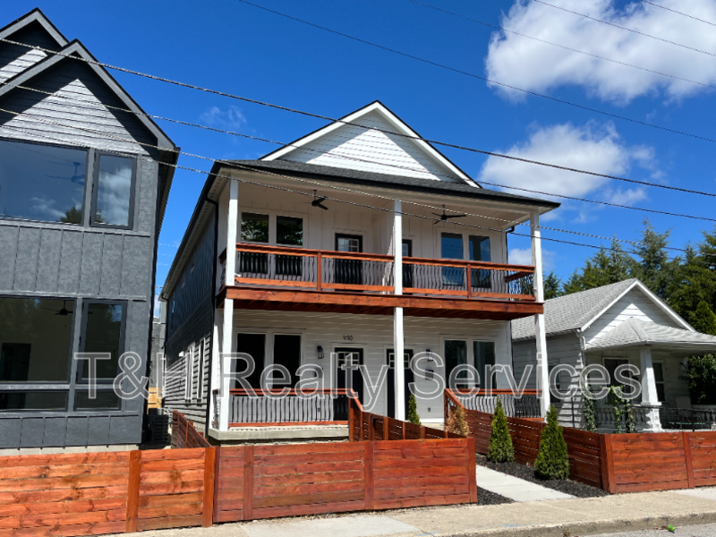 930 Woodlawn Ave - Photo 3 of 34