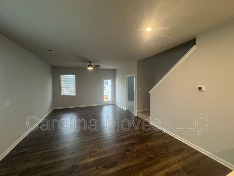 409 Mariene Drive - Photo 5 of 28