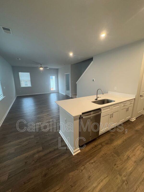 409 Mariene Drive - Photo 6 of 28