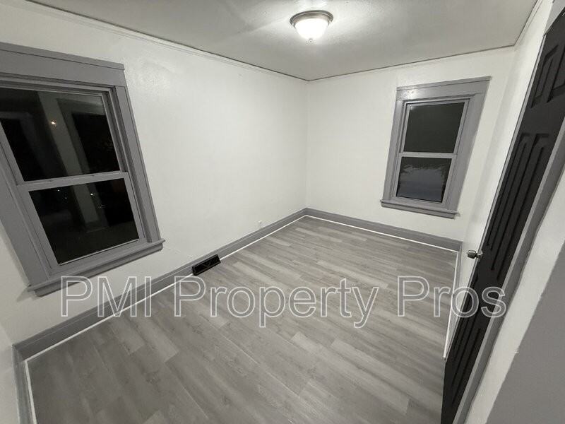 1213 N 30th St - Photo 7 of 9