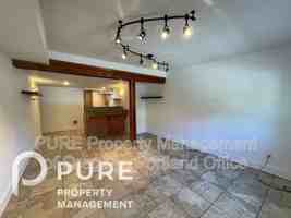 featured image of 4004 Ne Mallory Ave #3