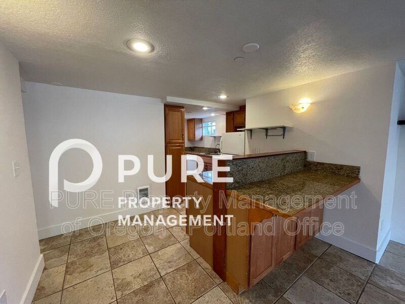 4004 Ne Mallory Ave #3 - Photo 4 of 19