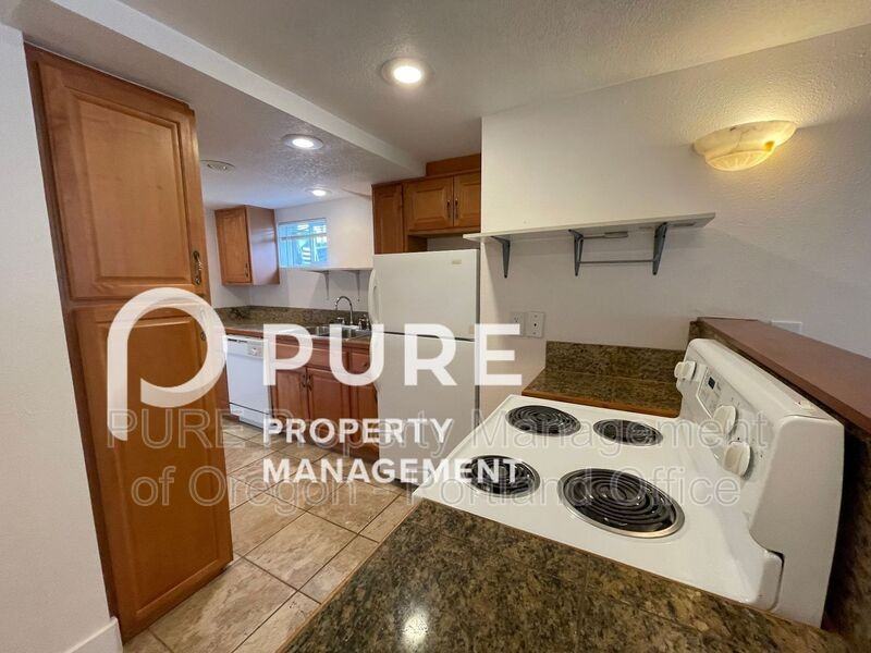 4004 Ne Mallory Ave #3 - Photo 5 of 19