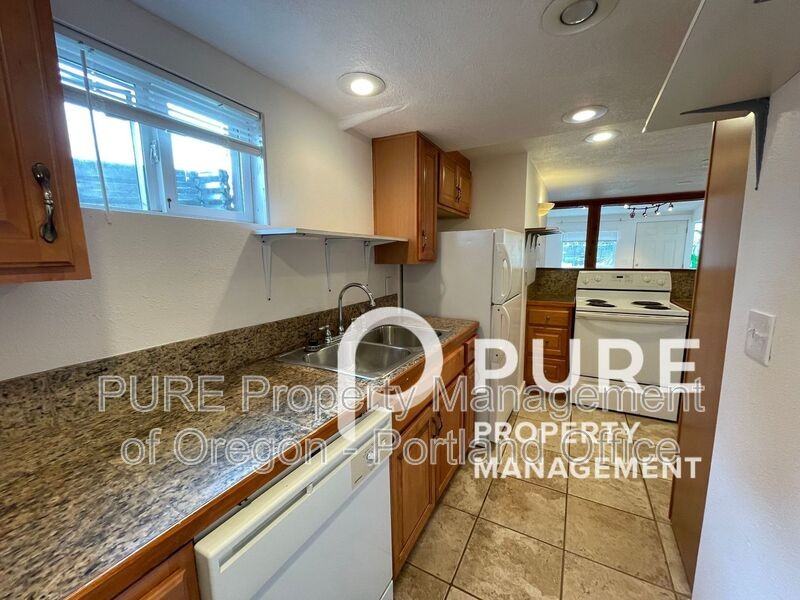 4004 Ne Mallory Ave #3 - Photo 6 of 19