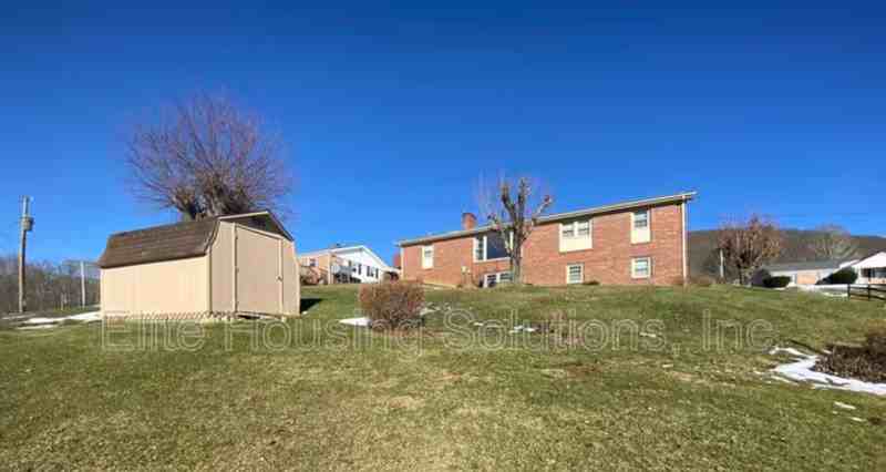 410 Colonial Ave - Photo 4 of 10