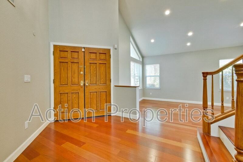 11754 Ridge Creek Ct - Photo 2 of 37