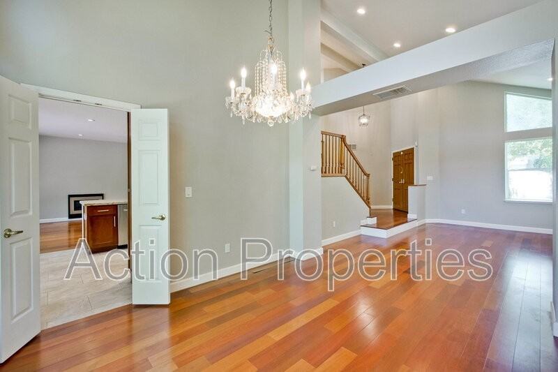 11754 Ridge Creek Ct - Photo 7 of 37