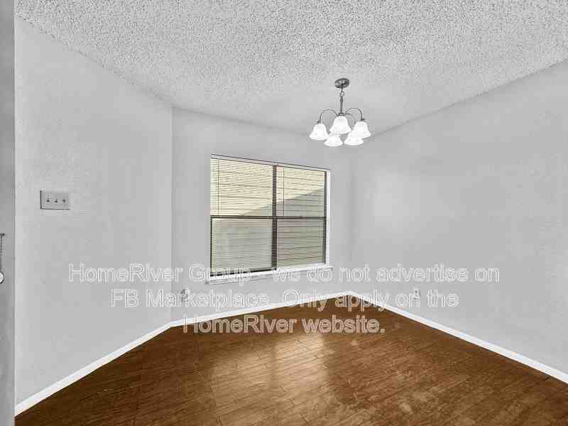 3930 Heritage Hill Dr - Photo 3 of 27