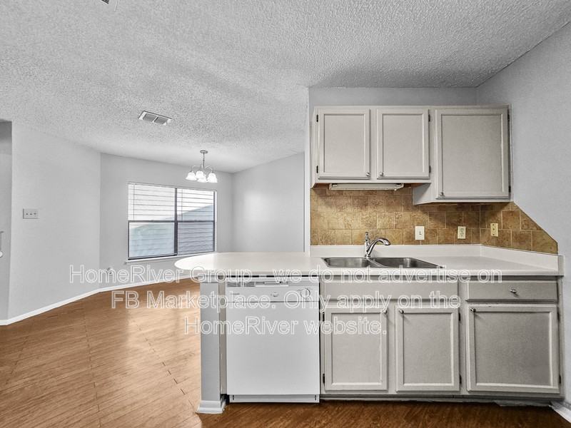 3930 Heritage Hill Dr - Photo 5 of 27