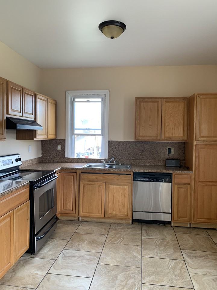 320 North Irving Avenue - Photo 5 of 11