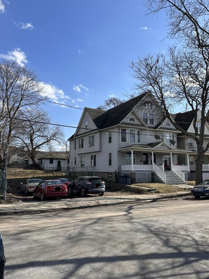 320 North Irving Avenue - Photo 2 of 11