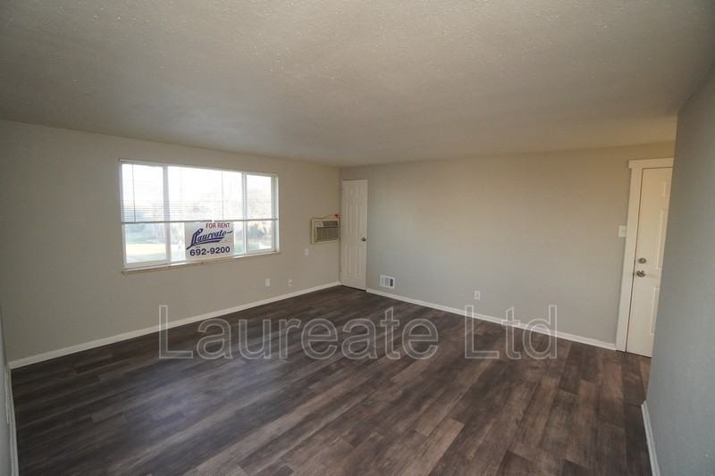 677 Miller Ct - Photo 4 of 12