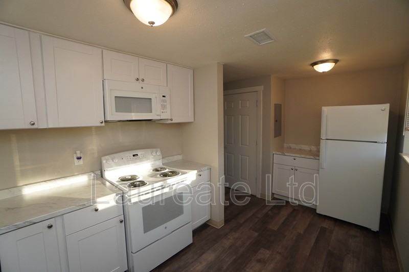 677 Miller Ct - Photo 6 of 12