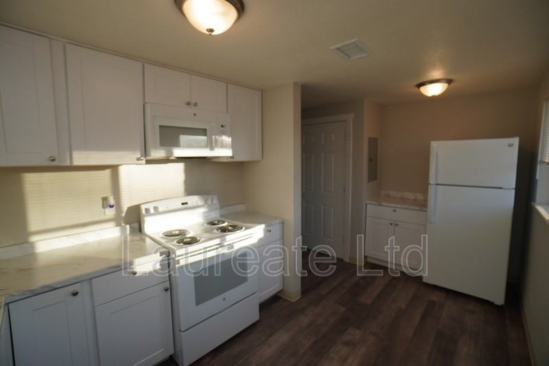 677 Miller Ct - Photo 7 of 12