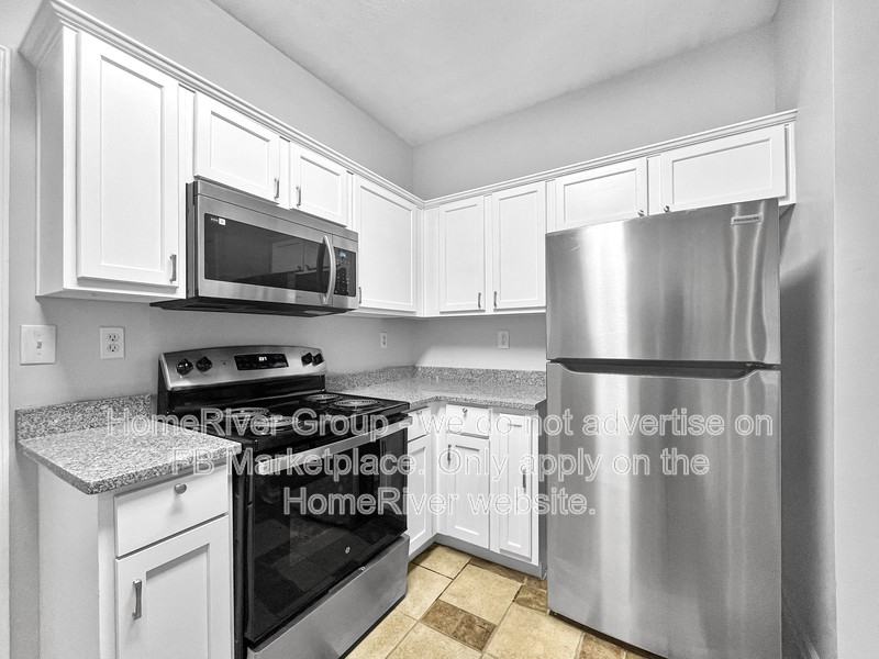 8300 Wesley Woods Cir - Photo 4 of 26