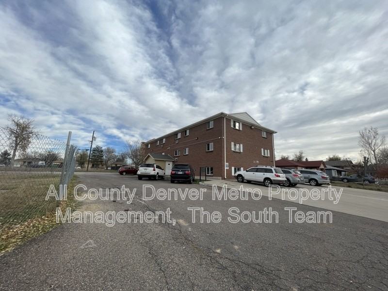 1676 Hanover Street #301