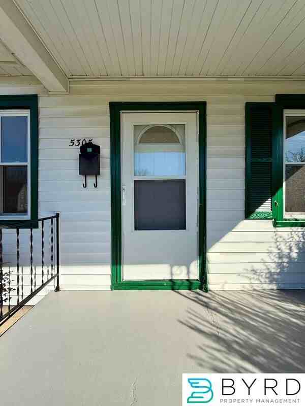 5305 Lochaven Ave - Photo 2 of 24