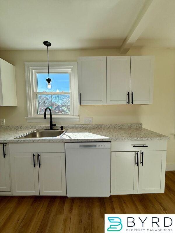 5305 Lochaven Ave - Photo 7 of 24