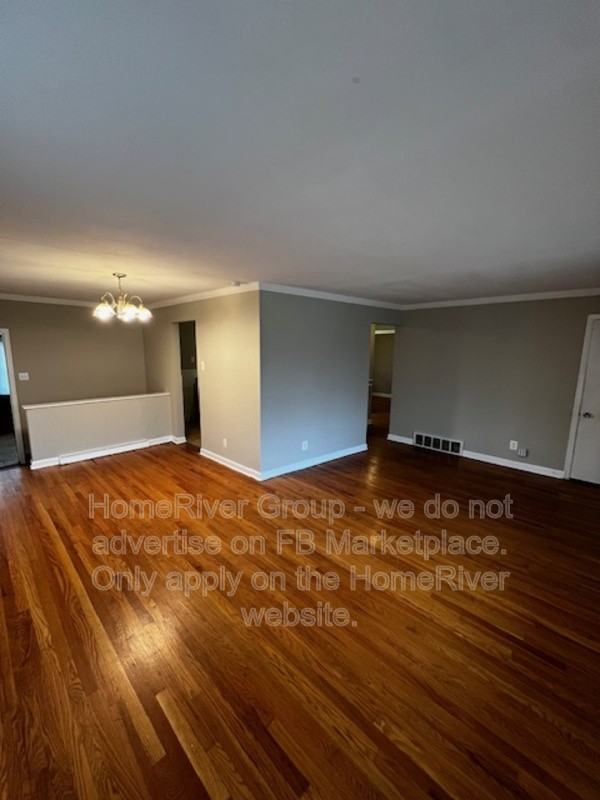 325 Royce Dr - Photo 2 of 10