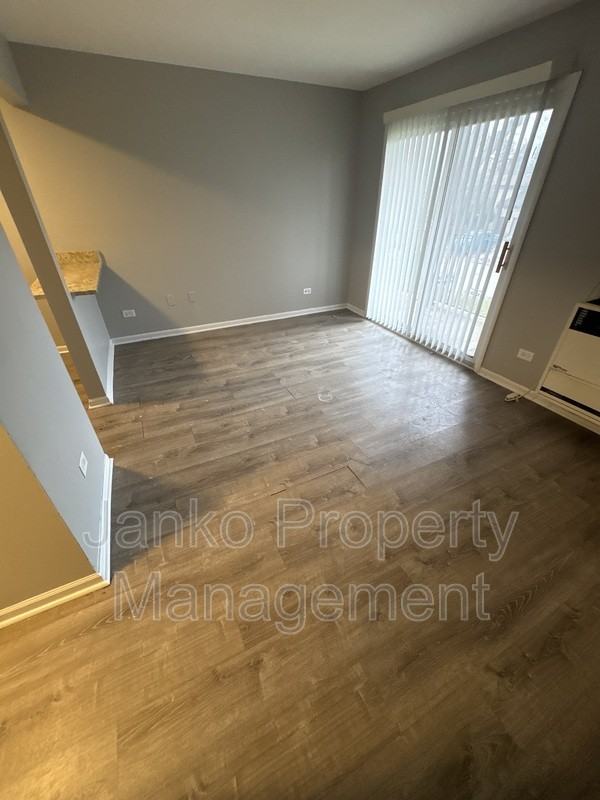 3353 Commercial Ave #14 - Photo 4 of 5