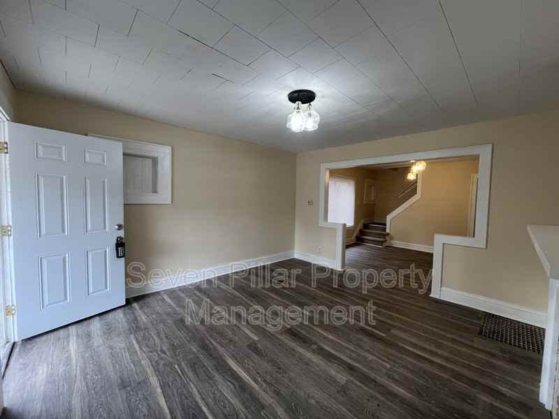 1042 E 16th Ave - Photo 2 of 19
