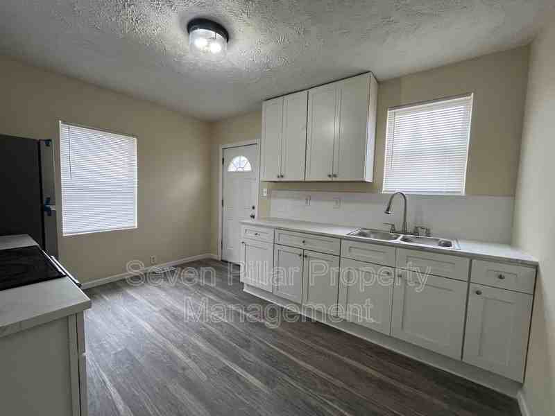 1042 E 16th Ave - Photo 6 of 19