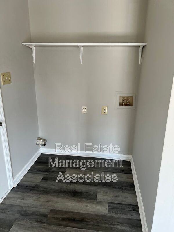 201 Grove Place - Photo 4 of 8