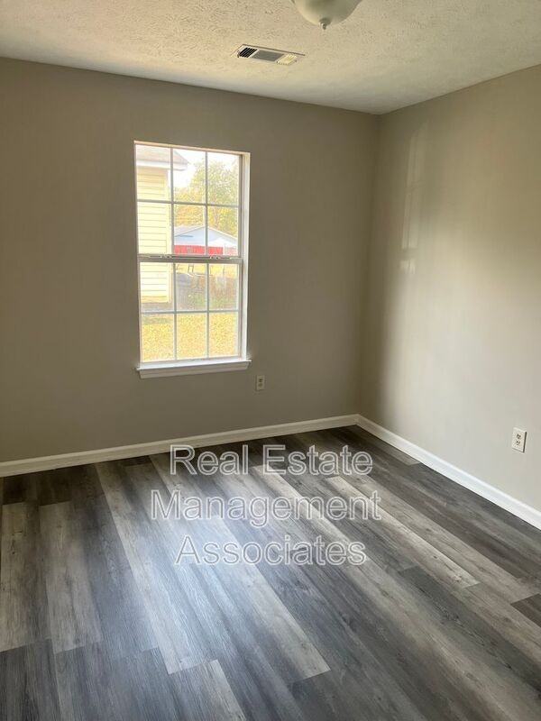 201 Grove Place - Photo 6 of 8