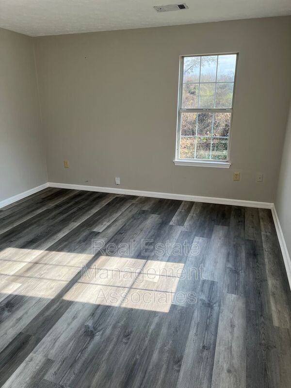 201 Grove Place - Photo 7 of 8