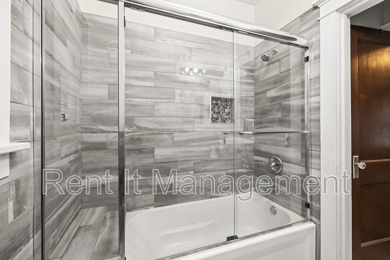 2816 N 19th Ave - Photo 5 of 17