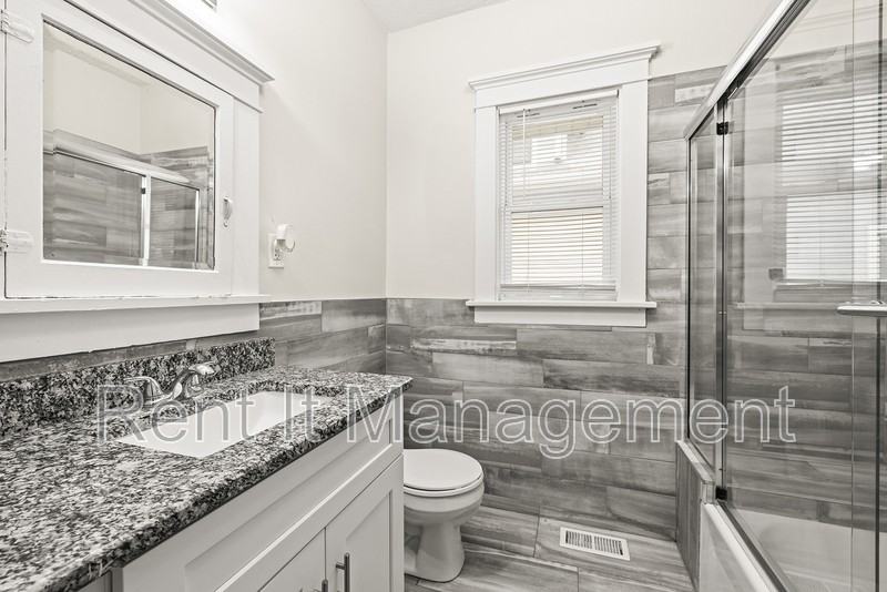 2816 N 19th Ave - Photo 7 of 17