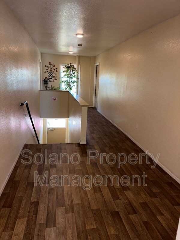 712 Jackson St #6 - Photo 3 of 14