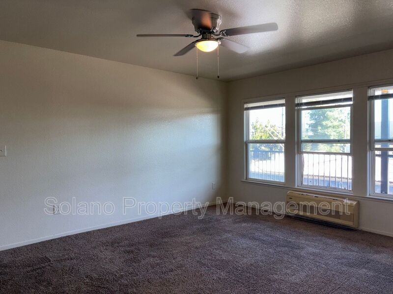 712 Jackson St #6 - Photo 6 of 14