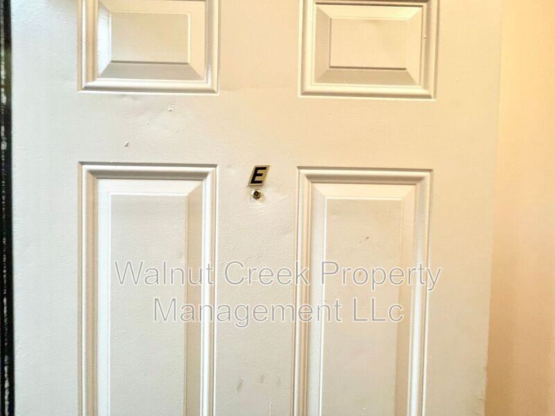 4461 Oberlin Ave #E - Photo 7 of 14