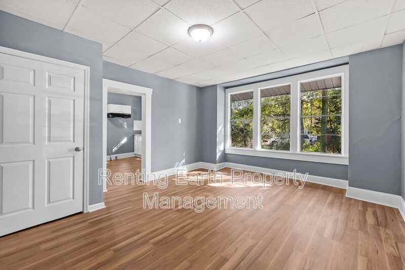 2309 Eufaula Ave - Photo 4 of 17