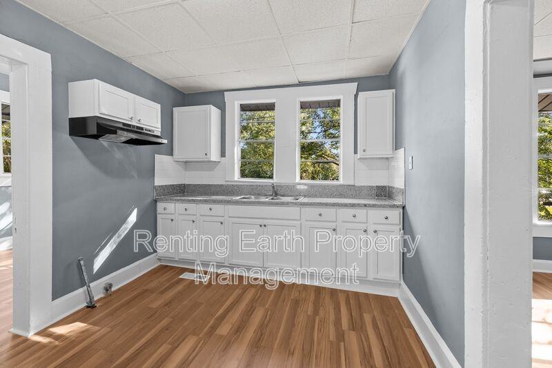 2309 Eufaula Ave - Photo 5 of 17