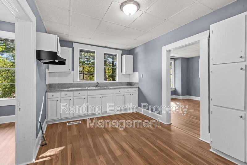 2309 Eufaula Ave - Photo 6 of 17