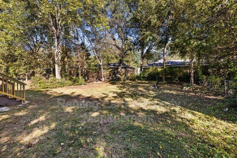 2309 Eufaula Ave - Photo 5 of 17