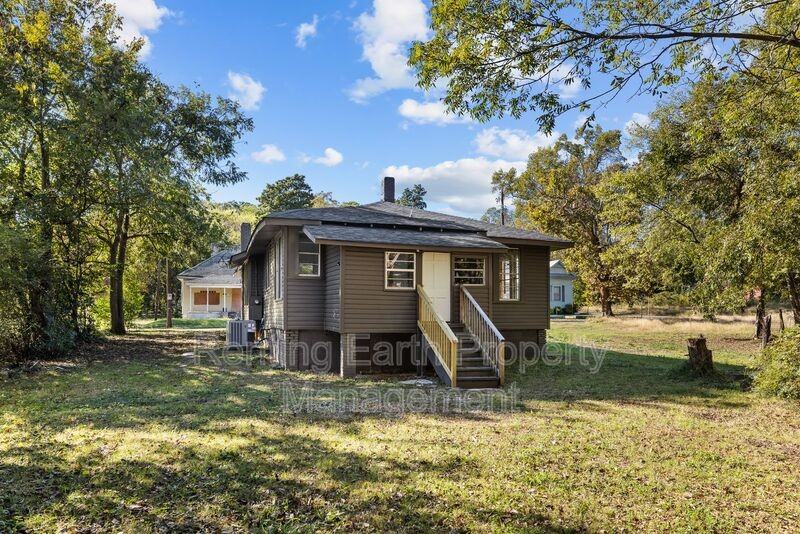 2309 Eufaula Ave - Photo 4 of 17
