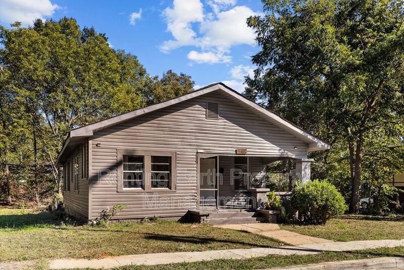 2309 Eufaula Ave - Photo 2 of 17