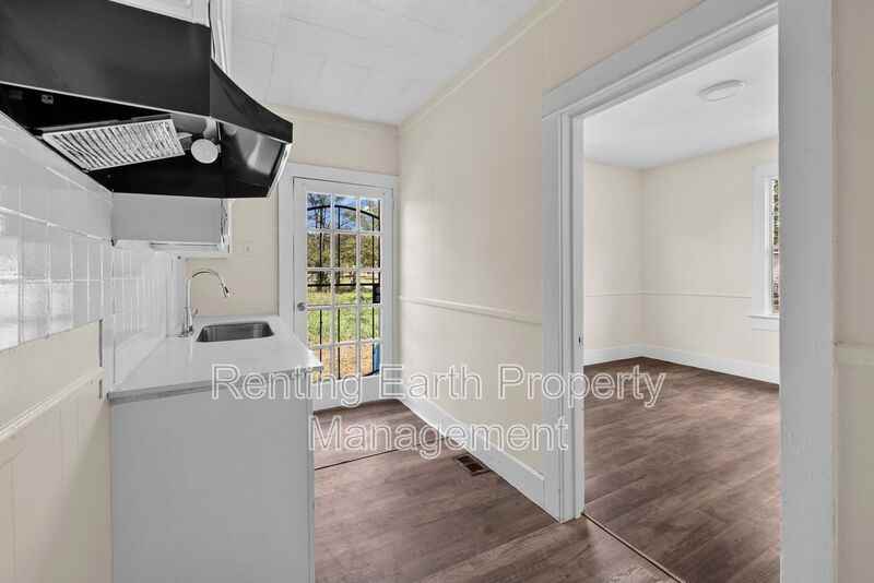 4632 Avenue U - Photo 4 of 16