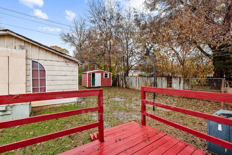 4732 Court S - Photo 6 of 17