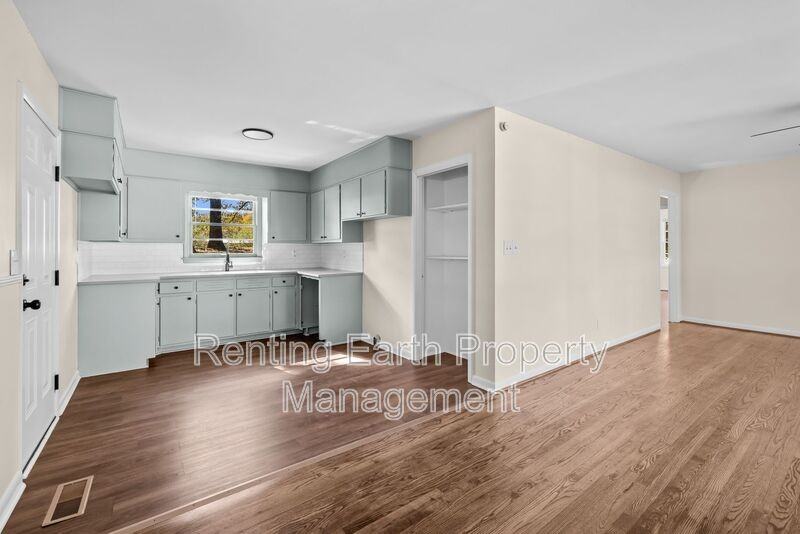 405 18th Ave Nw - Photo 4 of 16