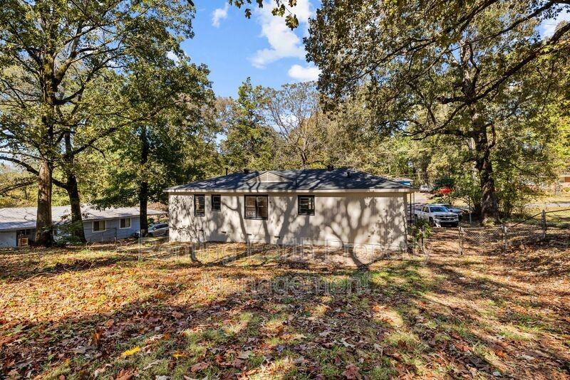 405 18th Ave Nw - Photo 4 of 16