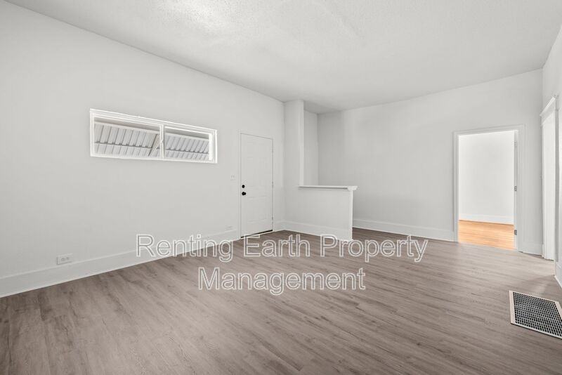 1520 34th Ave N - Photo 3 of 19