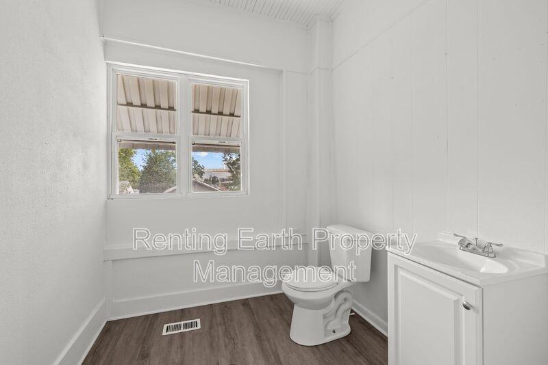 1520 34th Ave N - Photo 5 of 19